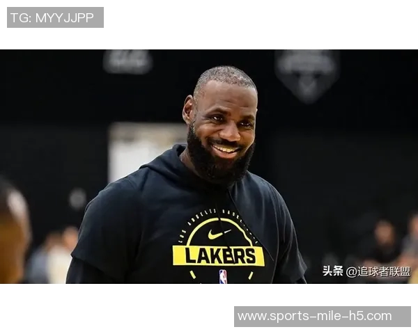 詹姆斯采访时仅用毛巾遮身引发热议网友呼吁他穿内裤以免尴尬 詹姆斯采访时仅用毛巾遮身引发热议网友呼吁他穿内裤以免尴尬